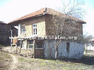 SOLD An authentic house close to the sea.
