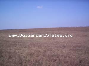 Земя за продан разположена в красивото малко село Пирне е Бургаски регион.