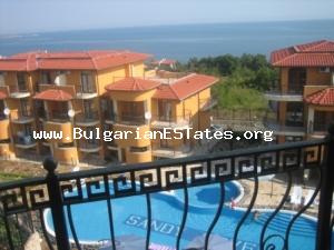 Продава се голям четиристаен апартамент с морска гледка в Созопол.