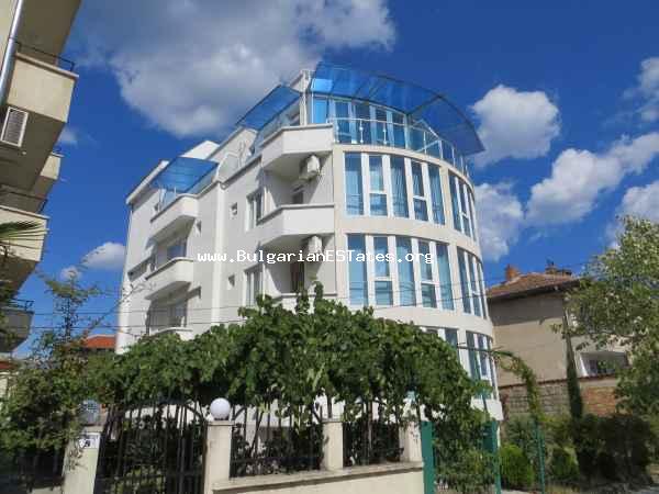 Bulgarian estates LTD offers a family hotel for sale at the seaside resort of Primorsko, Bulgaria.