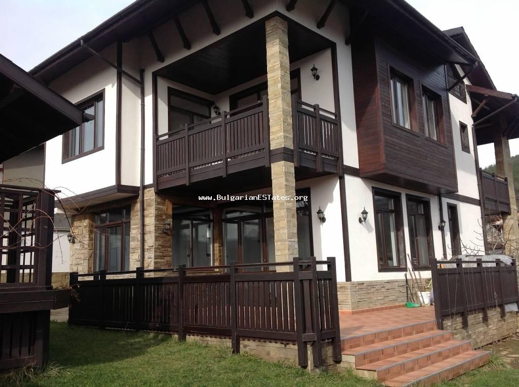 Нова,триетажна къща за продажба в село Бродилово