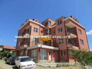 Купете евтин, двустаен апартамент в Свети Влас, България.