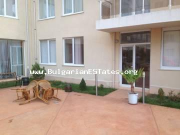 Cheap two-bedroom apartment is for sale in the complex of Balkan Briz 1, Sunny beach, Bulgaria.