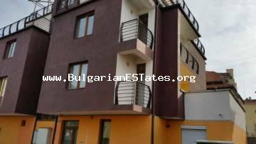 We offer for sale a cheap apartment in Ravda.