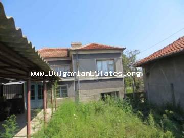 House in the town of Kableshkovo, 7 km from the sea and 15 km from the city of Bourgas is for sale