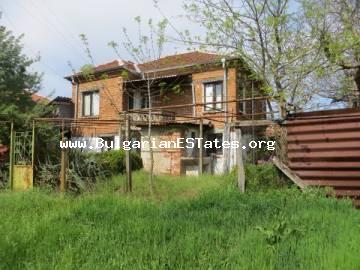 For sale is offered a partially renovated house in the village of Momina Tsarkva, just 55 km from the city of Bourgas and the sea.
