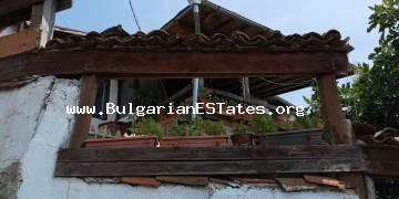 Продава  се двуетажна къща в с. Индже Войвода, само на 30 км от морето и 36 км от град Бургас.