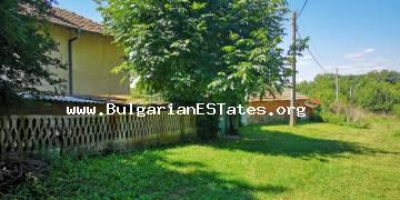 A two-storey house is for sale in Zagortsi village, 40 km away from the city of Burgas and the sea.