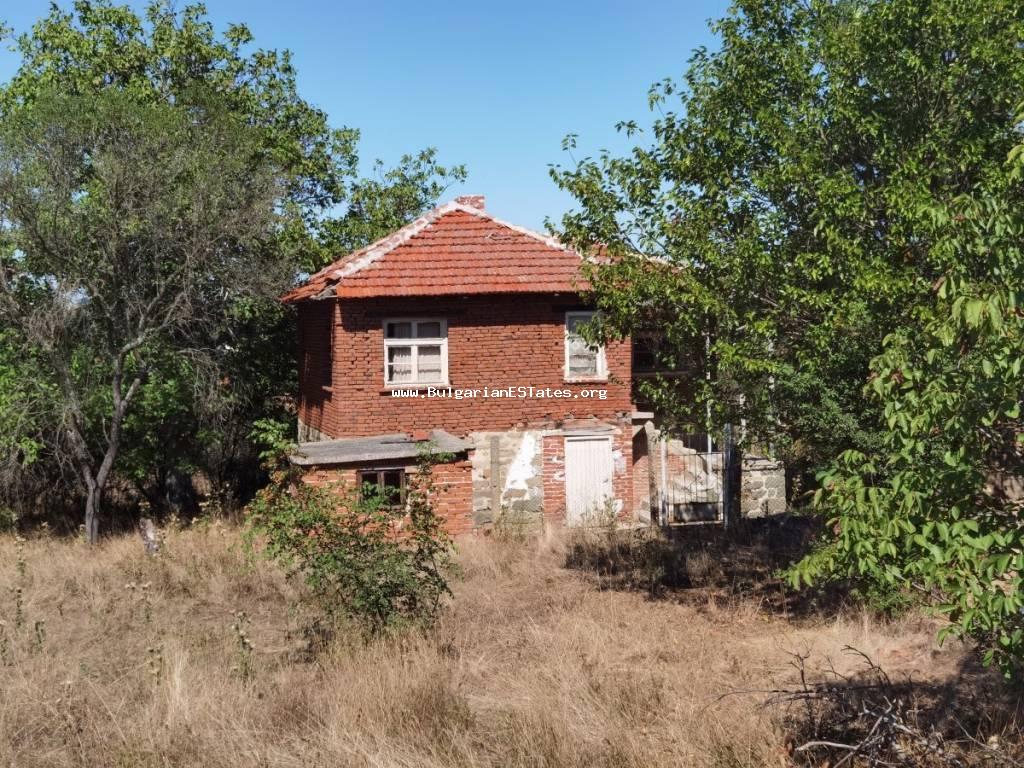 Affordable house with a large yard is for sale in the village of Zornitsa only 50 km from the city of Burgas and the sea.