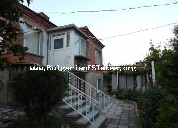 Renovated house is for sale in the village of Prossenik, 30 km from Sunny Beach resort and the sea and 40 km from the regional city of Bourgas.