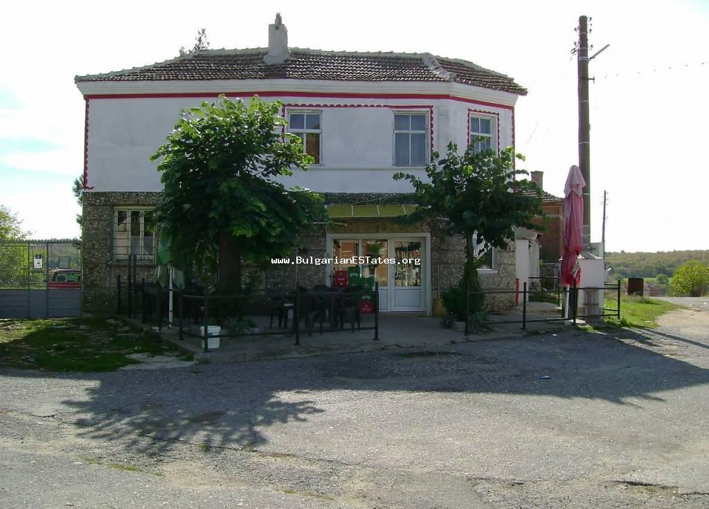 House and business are offered for sale in the village of Melnitsa, only seven kilometers from Turkey.