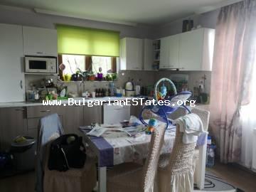 Ремонтирана къща за продажба в град Българово, само на 20 км от морето и град Бургас..