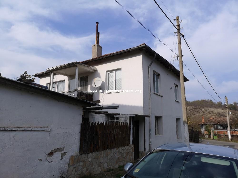 House for sale is in the village of Prohod, located 12 km from the town of Sredets and 37 km from the regional city of Burgas and the sea.