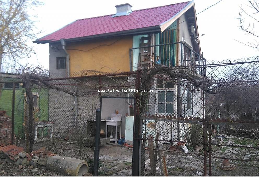 Евтино се продава ремонтирана къща  в село Житосвят, само на 45 км от морето и град Бургас.