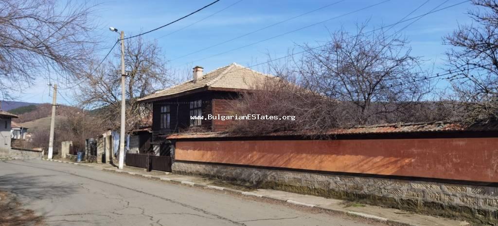 We offer for sale a renovated house in the village of Vezenkovo, 90 km away from the city of Burgas, near the Luda Kamchia River.