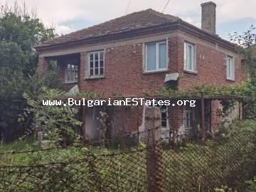 We offer for sale a massive two-storey house in the village of Momina Tsarkva, only 60 km from the city of Burgas and the sea.