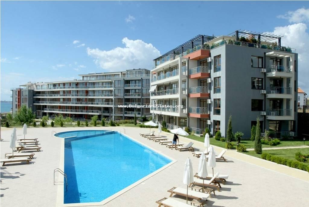 One-bedroom apartment with sea view for sale, just 100 meters from the beach in Saint Vlas.