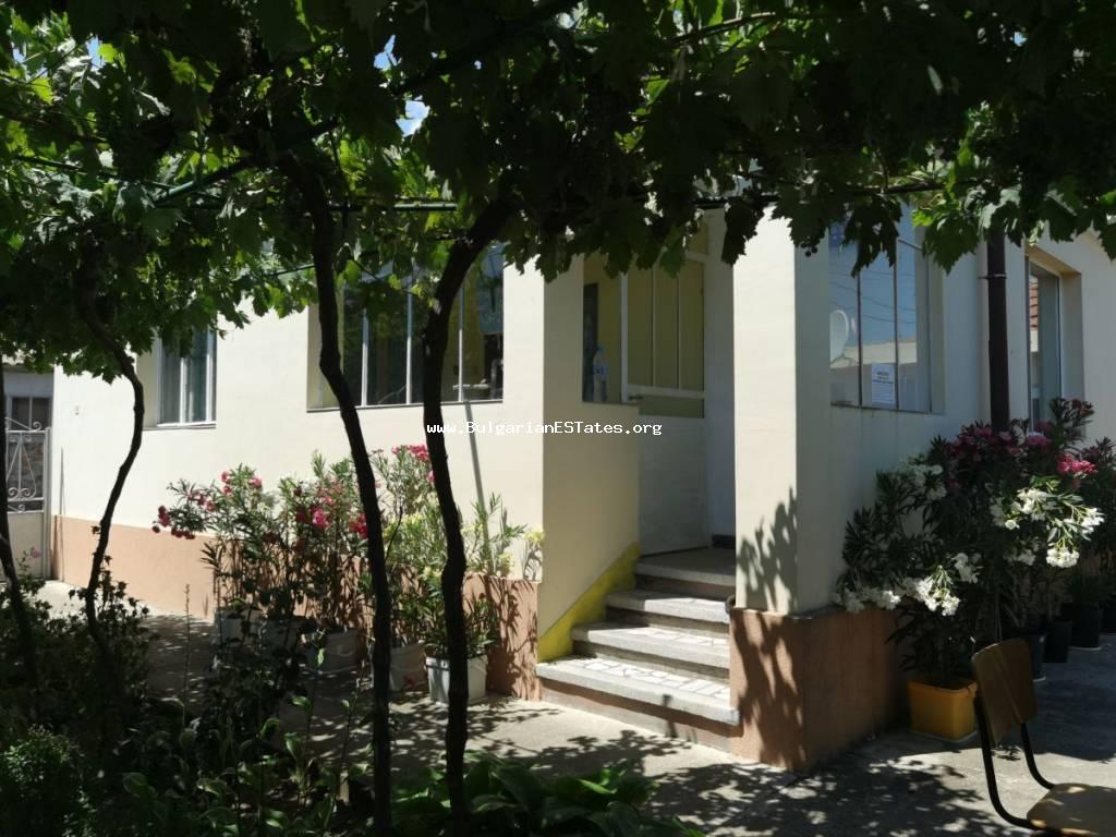 A house with a large and landscaped yard in the village of Kamenar, 6 km from Pomorie and the sea, Burgas region, is for sale very affordably.