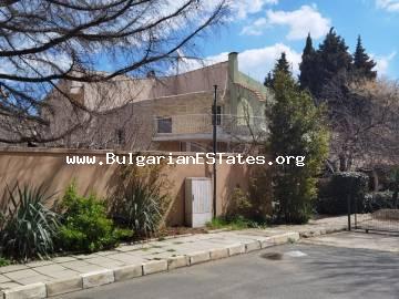 Large house and yard for sale in Ravda village, just 200 m from the beach.