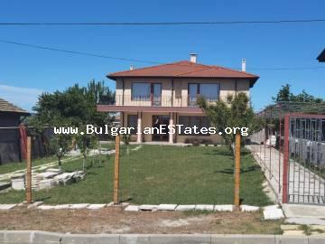 Beautiful family two-story house with a courtyard and a pleasant view is for sale in the village of Veselie, just 15 from the sea.