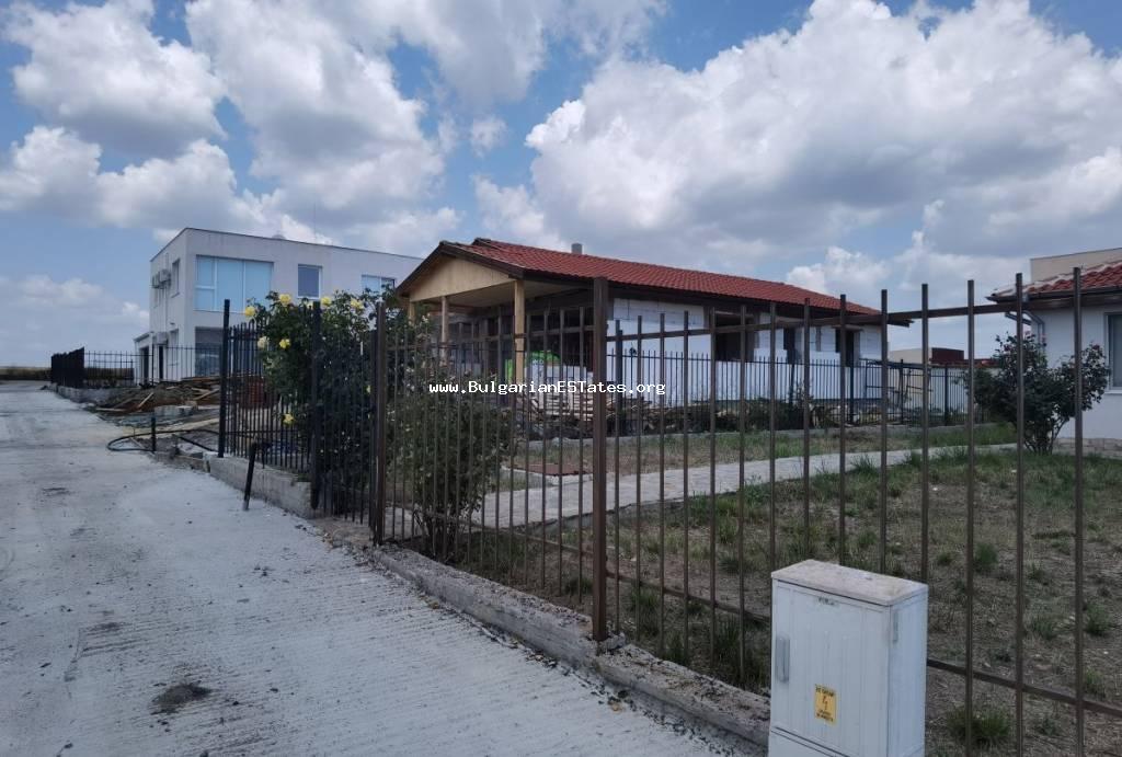 Affordably sale of a new house in Bulgaria. Buy a new one-storey house with four bedrooms, just 5 km from the sea, Kableshkovo, Bulgaria. The deadline for completion is 15.09.2021.