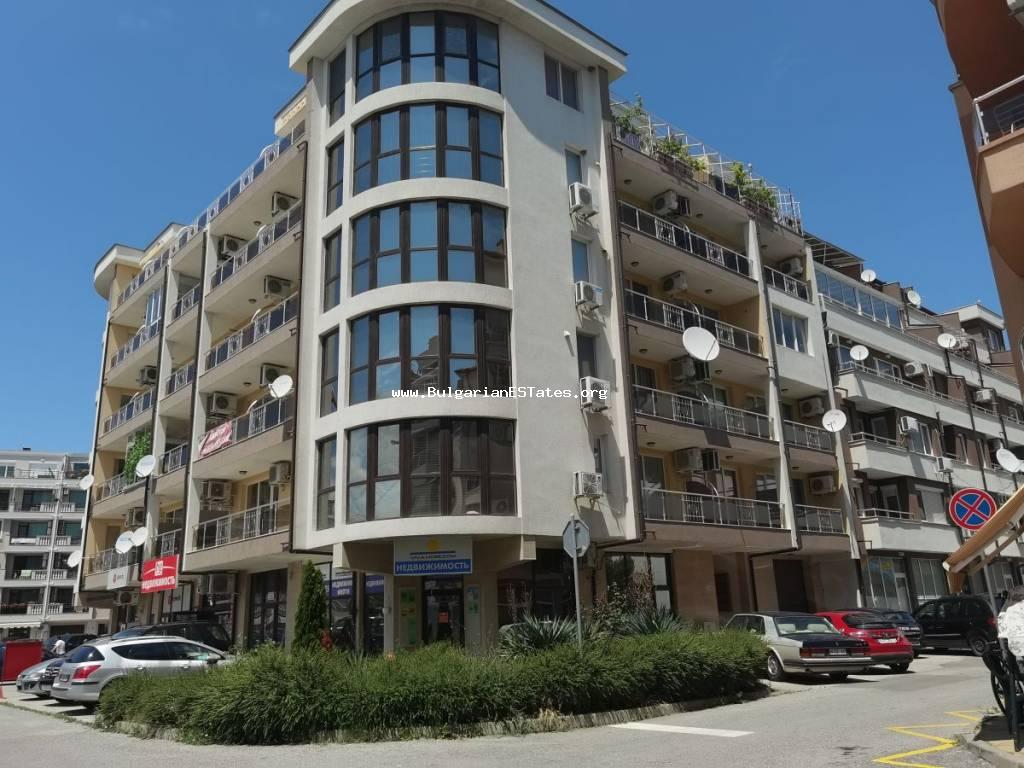 Furnished studio for sale in the very center of Pomorie, just 250 m from the sea and the sanatorium for mud treatment.