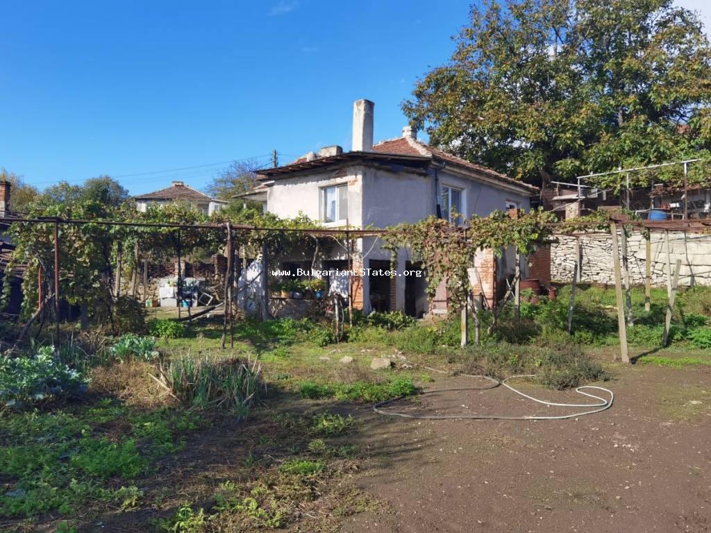 ТОП ОФЕРТА. КЪЩА ЗА ПРОДАЖБА С ГОЛЯМ ДВОР В ГРАД, САМО НА 25 КМ ОТ МОРЕТО И БУРГАС, ГРАД СРЕДЕЦ, ИМОТИ В БЪЛГАРИЯ.