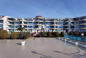 One-bedroom apartment for sale with sea view in the “Riviera” resort complex on the first line of the sea behind the Marina Dinevi, Sveti Vlas, Bulgaria.