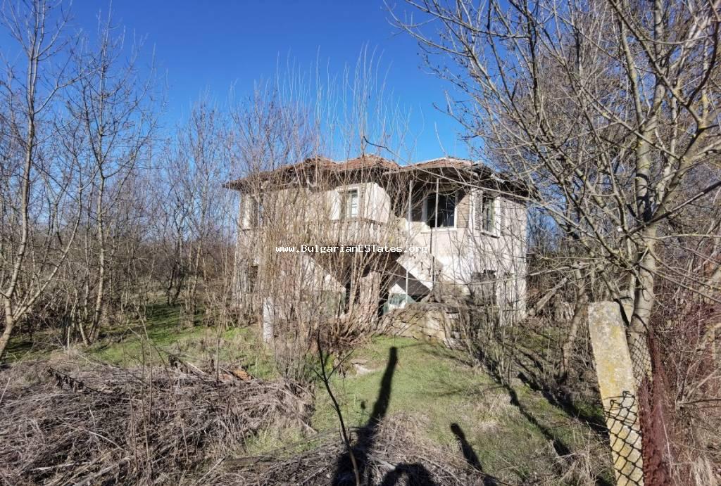 Buy an old two-storey house with a large yard in the village of Zornitsa, just 50 km from the city of Burgas and the sea. Real estate for sale in Bulgaria. Sale of an old house with a large yard in Bulgaria!!!