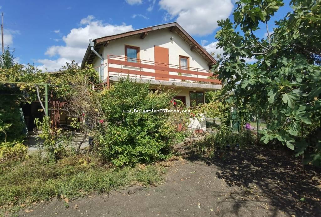 House for sale in the village of Konstantinovo, just 10 km from the city of Burgas and the sea.