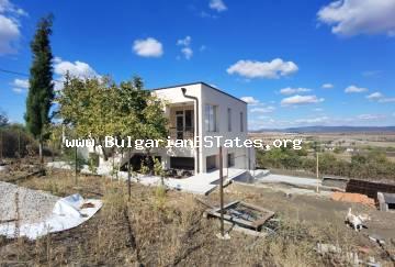Изгодно!!! Нова къща с морска гледка за продажба в село Александрово, само на 10 км от Слънчев Бряг и морето, 25 км от град Бургас, България.