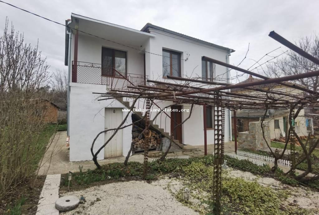 Купете ремонтирана къща в село Факия, само на 55 км от Бургас и морето, България.