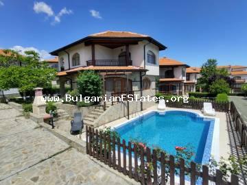 Купете нова и напълно обзаведена къща на два етажа в  Ахелой , на 5 км от морето, България!