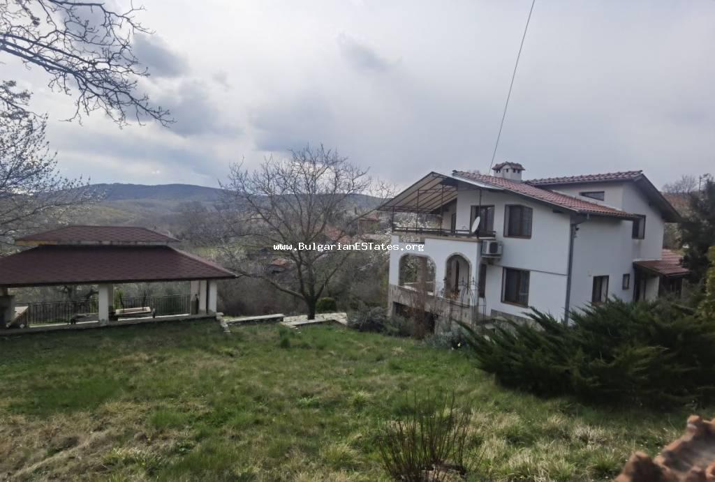 Продажба на  нова триетажна къща в село Изгрев, само на 4 км от град Царево и морето, 70 км от град Бургас, Странджа планина, България!