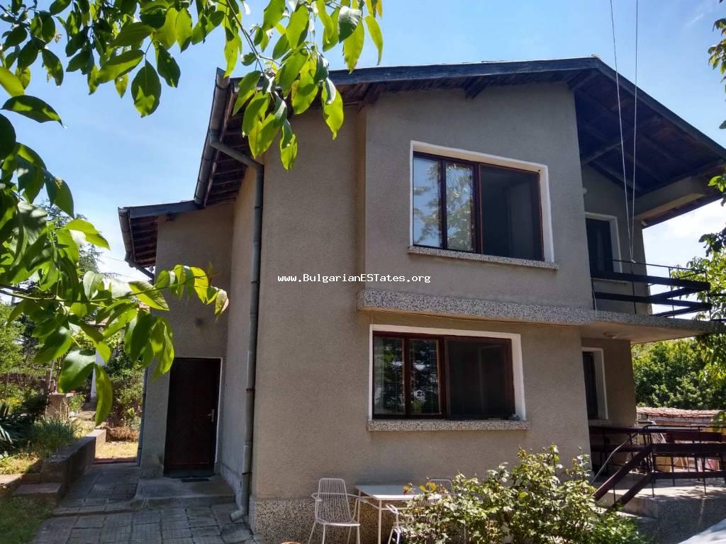 We offer for sale an excellent two-storey house in the village of Stefan Karadzhovo, 65 km from the city of Burgas, 30 minutes from the city by car, there is an excellent road, 15 minutes from the city of Elkhovo, 25 minutes from the city of Yambol.