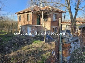 For sale is a two-storey house with a large yard in the village of Voinika, only 52 km from the city of Burgas and the sea, 27 km from the town of Sredets and 30 km from the town of Yambol, Bulgaria! Affordable house 50 km from the sea, Bulgaria!